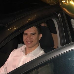 Meet your Posher, Carlos